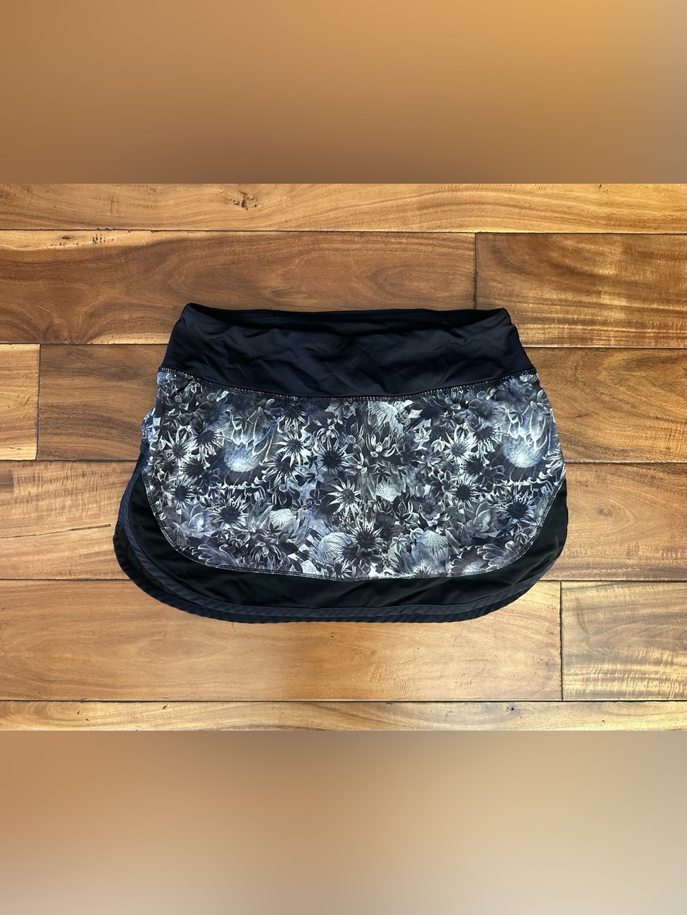 Lululemon Black Floral Pace Rival Skort Size 4